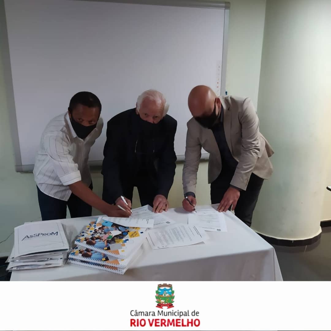 No momento, você está visualizando Vereador Dilton Antônio Simão, Presidente da Associação Profissionalizante do Menor de Belo Horizonte – ASSPROM, Carlos Augusto Araújo Cateb e Presidente da Câmara Municipal de Rio Vermelho, Jairo Claudino!