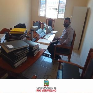 Leia mais sobre o artigo A Câmara Municipal de Rio Vermelho/MG, assinou contrato na data de hoje para realização do processo de digitalização do acervo  histórico registrados a partir do ano de 1940 em nosso município.